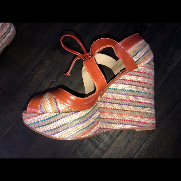 Women’s shoes / footwear